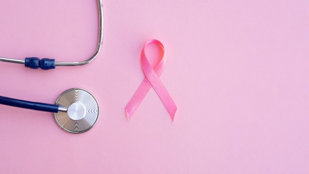 Ruban rose symbole de la lutte contre le cancer du sein